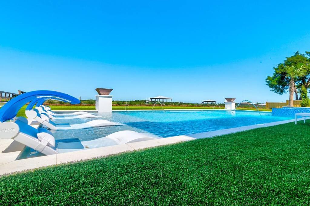 New Waterfront Home With Deep Water Dock Isle of Palms Exterior photo