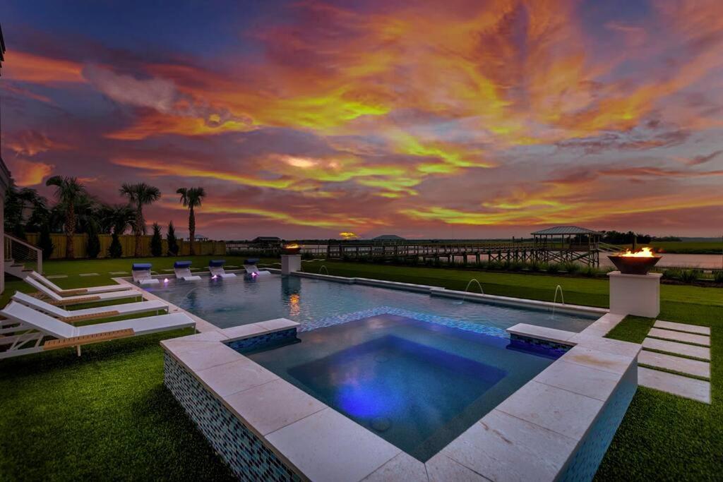 New Waterfront Home With Deep Water Dock Isle of Palms Exterior photo