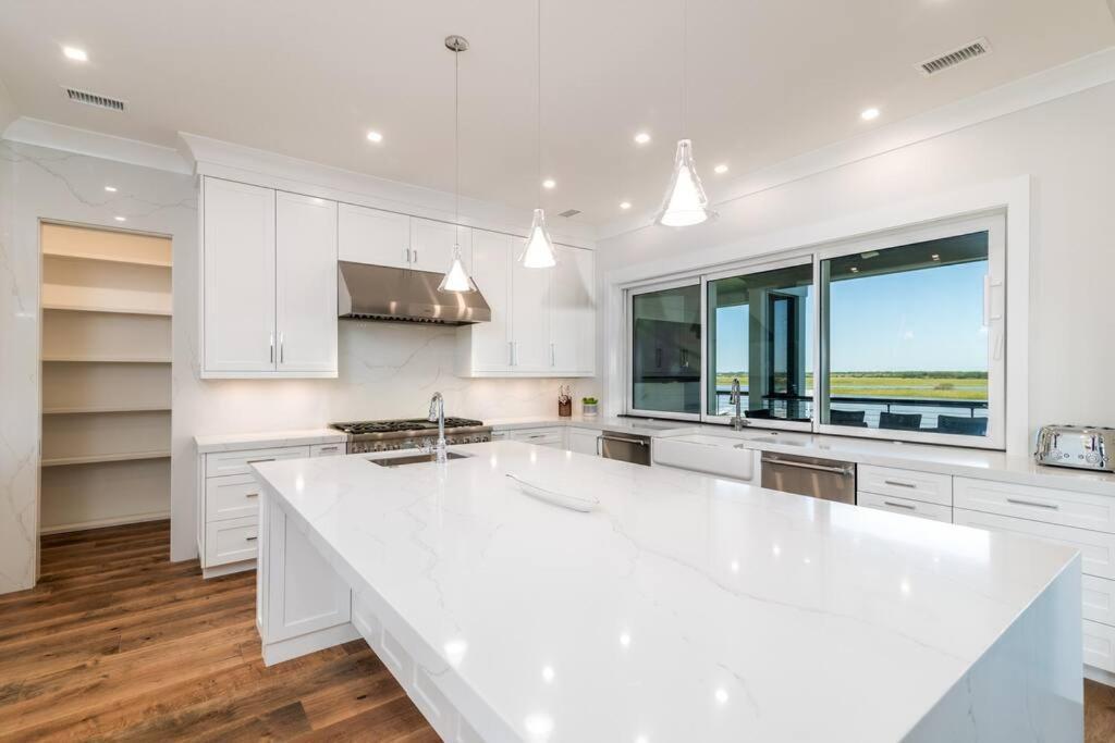 New Waterfront Home With Deep Water Dock Isle of Palms Exterior photo